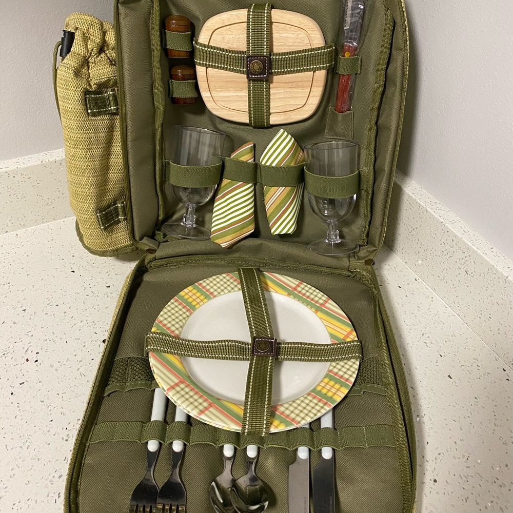 Bill country outfitters wine cooler picnic backpack